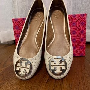 Tory Burch cream/gold flats size 10.5